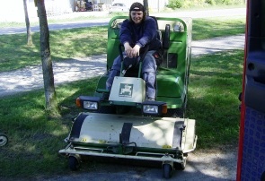 Mher und Vertikutierer Unser Kleinster mit groer Leistung, enger Wenderadius