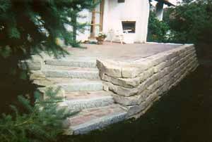 Muschelkalkmauer mit Stellstufen aus Granit